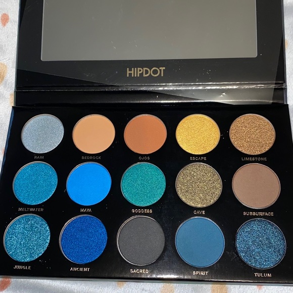 Hipdot eye shadow pallet - Picture 1 of 4